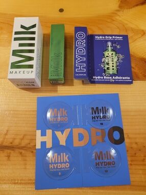 Milk Makeup Hydro Travel Sized Set Hydro Grip Set&Refresh Spray, Mascara, Primer